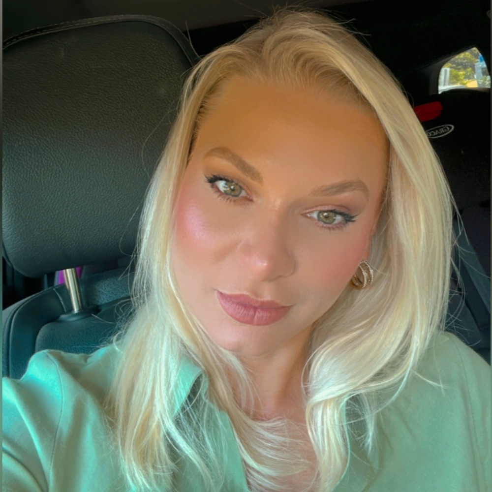 Meet your Posher, Juliana